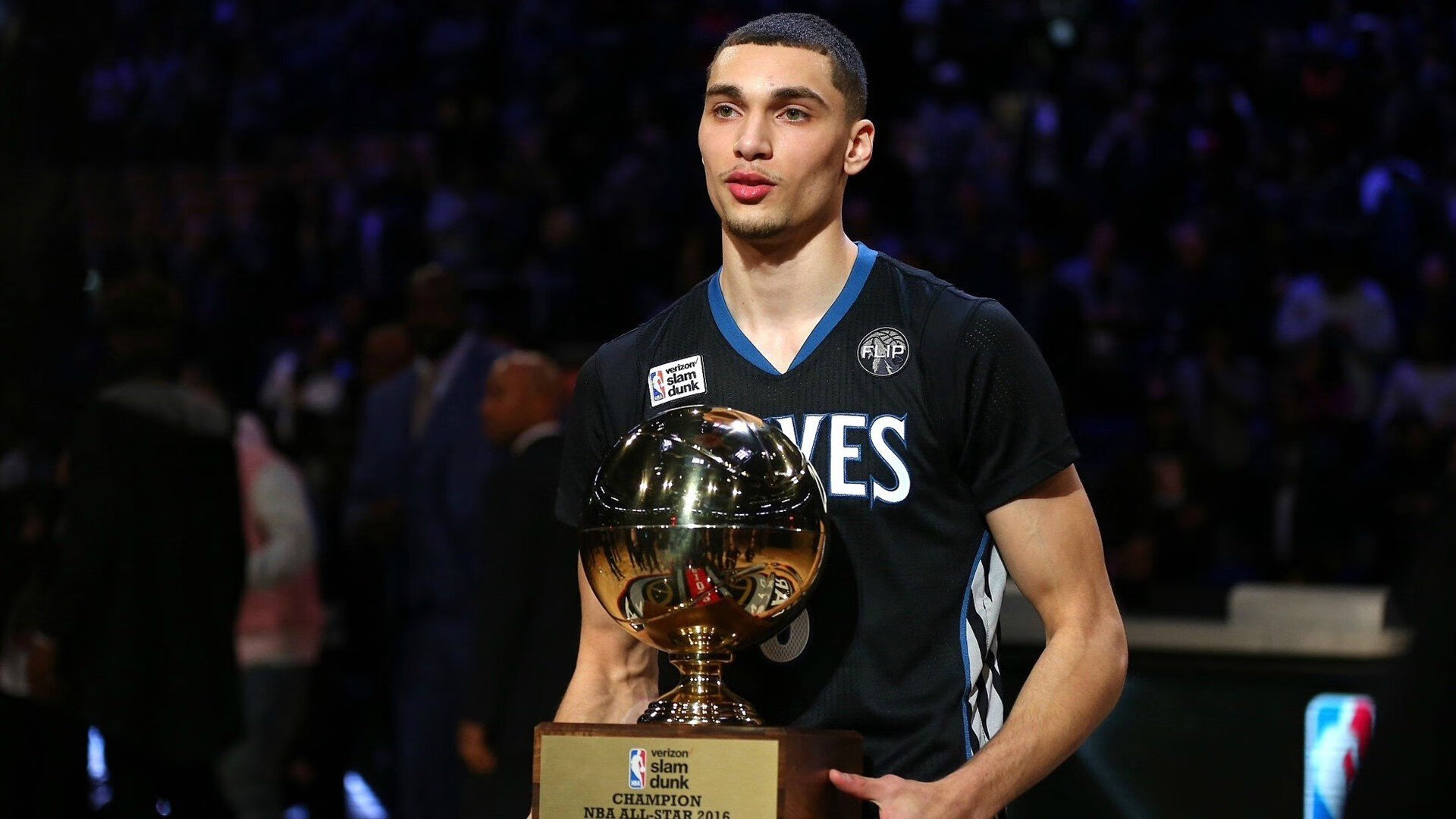 独行侠一波带走掘金，F1新赛季揭幕战中的团队战术启示